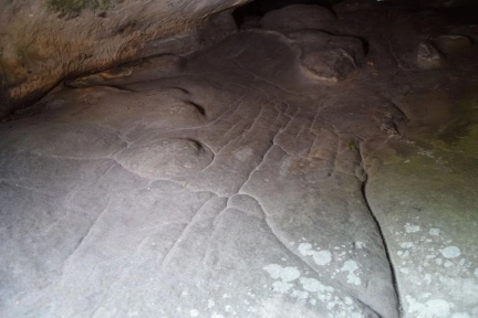 古代智慧的印记：世界最古老三维地图在古代砂岩庇护所中现身