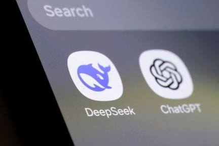 DeepSeek挑战OpenAI？美国拟升级AI禁令，全球AI竞争进入“新冷战”