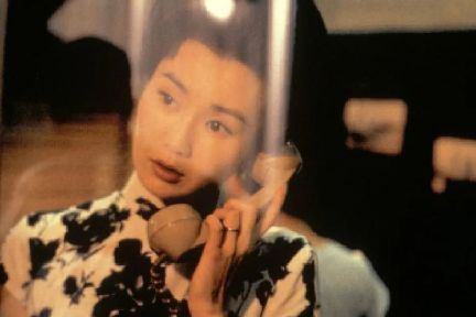 花样年华》25年重映，爱情电影为何难再超越？从怀旧到疏离，时代的变迁解读华语爱情片的困境