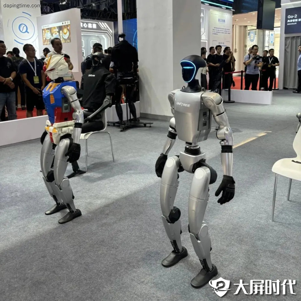 宇树科技创始人王兴兴：人形机器人五年内将迎来“iPhone时刻”_3D快讯- 大屏时代